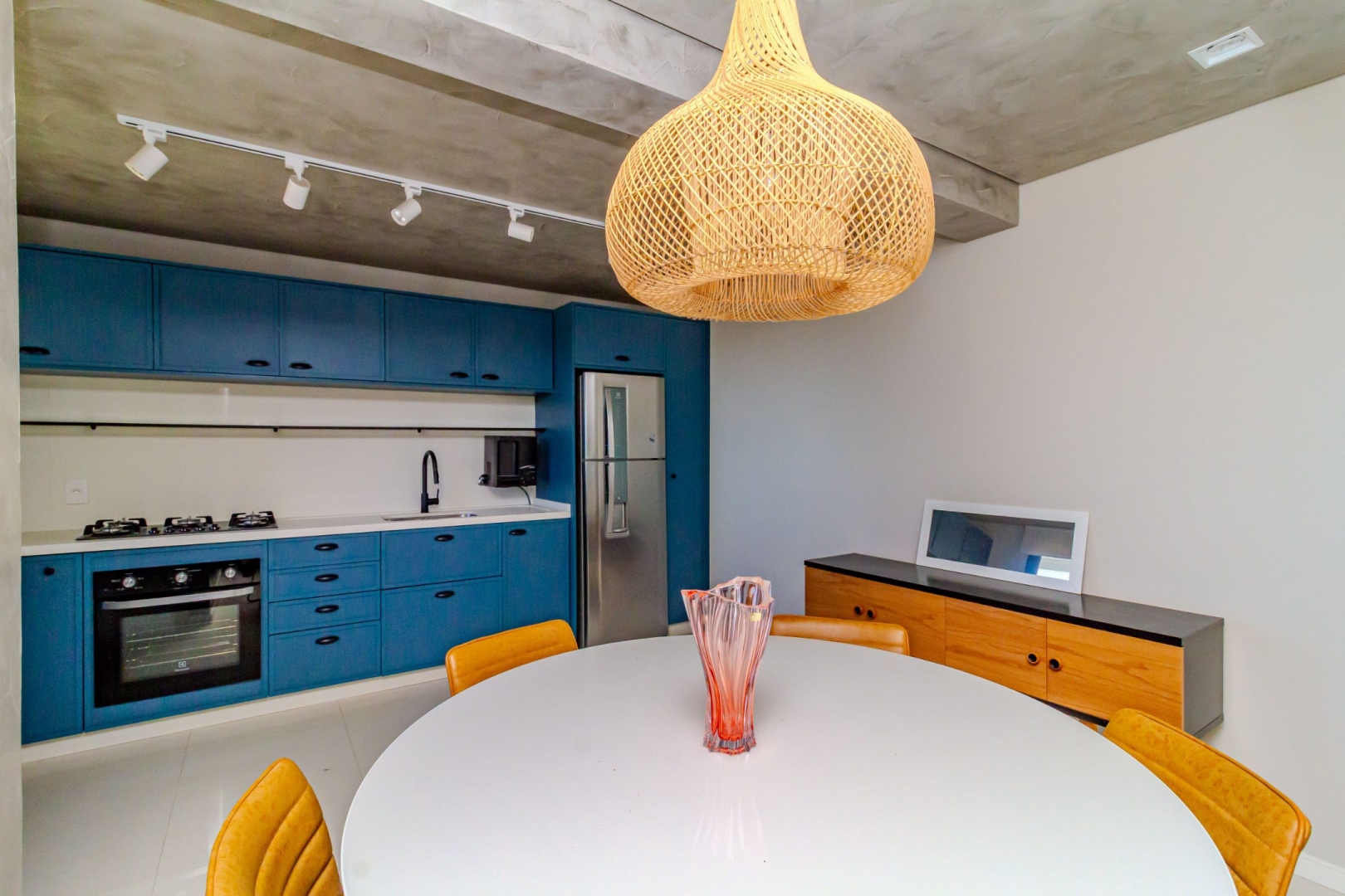 VENDA: Apartamento com Suíte + 2 dormitórios na Praia Brava em Itajaí - Apartamentos | Adriana Magalhães Corretora CRECI 35.366